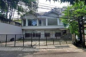 Disewakan Ruko 2 Lantai di Kemang Selatan I , Jakarta Selatan