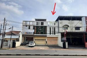 Disewakan Ruko 3 lantai, Luas 300m2 di Pondok Bambu, Duren Sawit 