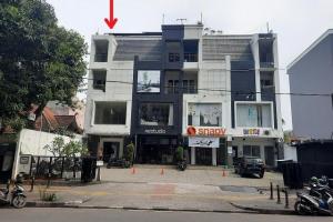 Dijual  Ruko 4 lantai, Luas 330m2  di Bulungan, Blok M, Jakarta Selatan 