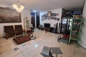 Dijual Properti 2 Lantai Dalam Komplek di Jakarta Selatan
