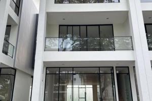 Dijual Ruko Hive Himalaya di Jl. Boulevard Palem Raya