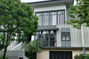 Disewakan Rumah di LAKEWOOD NAVAPARK, BSD City