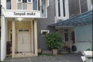 Rumah Second Townhouse Siap Huni Pinggir Jalan Kp Tengah Condet 