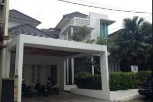 Rumah Mewah dan Nyaman di Mampang Jakarta Selatan 