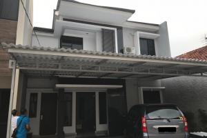 Rumah Baru, 2 Lantai, SHM di Jagakarsa