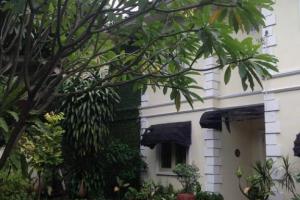 Rumah SHM, Swimming Pool, Lokasi Premium, Pinggir Jalan, Lebak Bulus