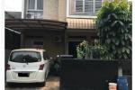 Rumah Second 2 Lantai Dijual Lingkungan Nyaman di Bukit Golf Cibubur