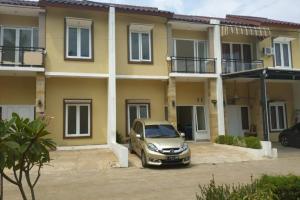 Rumah Baru Dijual Konsep Taman Yang Hijau dan Asri di Pondok Cabe