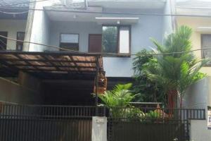 Rumah Second Dijual Nyaman dan Luas di Bintara Jaya Bekasi